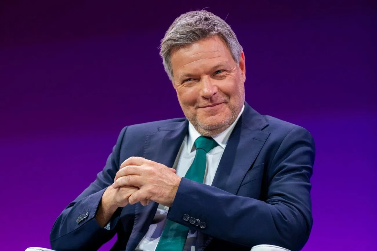 Bundeswirtschaftsminister Robert Habeck (Grüne) lobte besonders das Handwerk als „Integrationsmotor“, der Menschen in den Arbeitsmarkt bringt, übte aber auch Selbstkritik an der amtierenden Regierung in Sachen Bürokratie.
